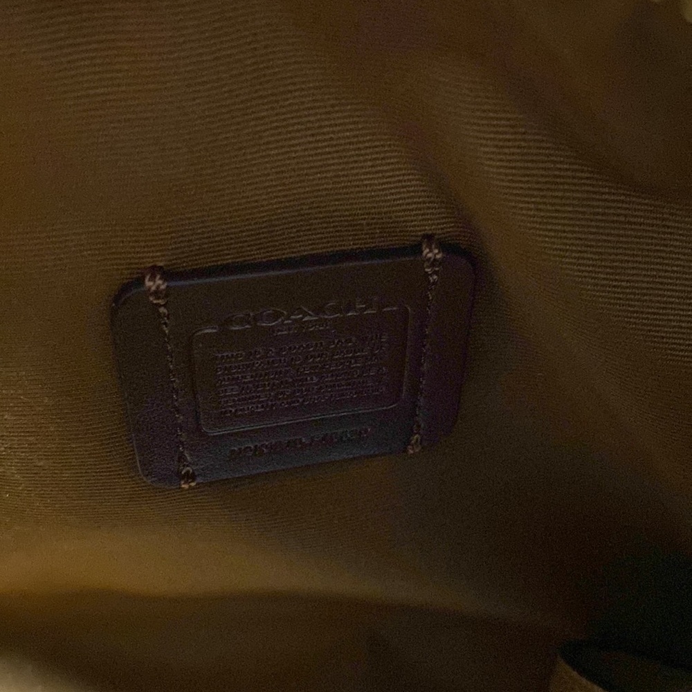 Coach - Picture 5 of 6